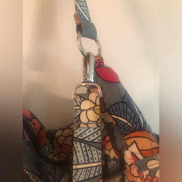 Vera Bradley large purse, shoulder and crossbody strap - Picture 6 of 7